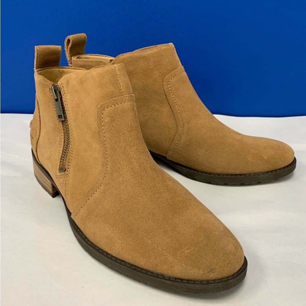 NWOT UGG Aureo II Waterproof Ankle Boots